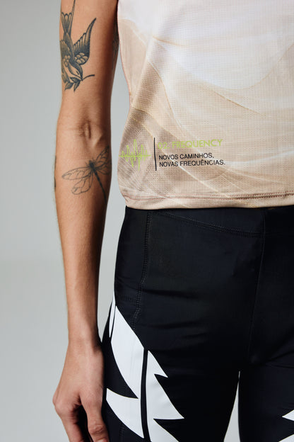Regata MOVVA FREQUENCY Dune (Feminino) - detalhe da estampa